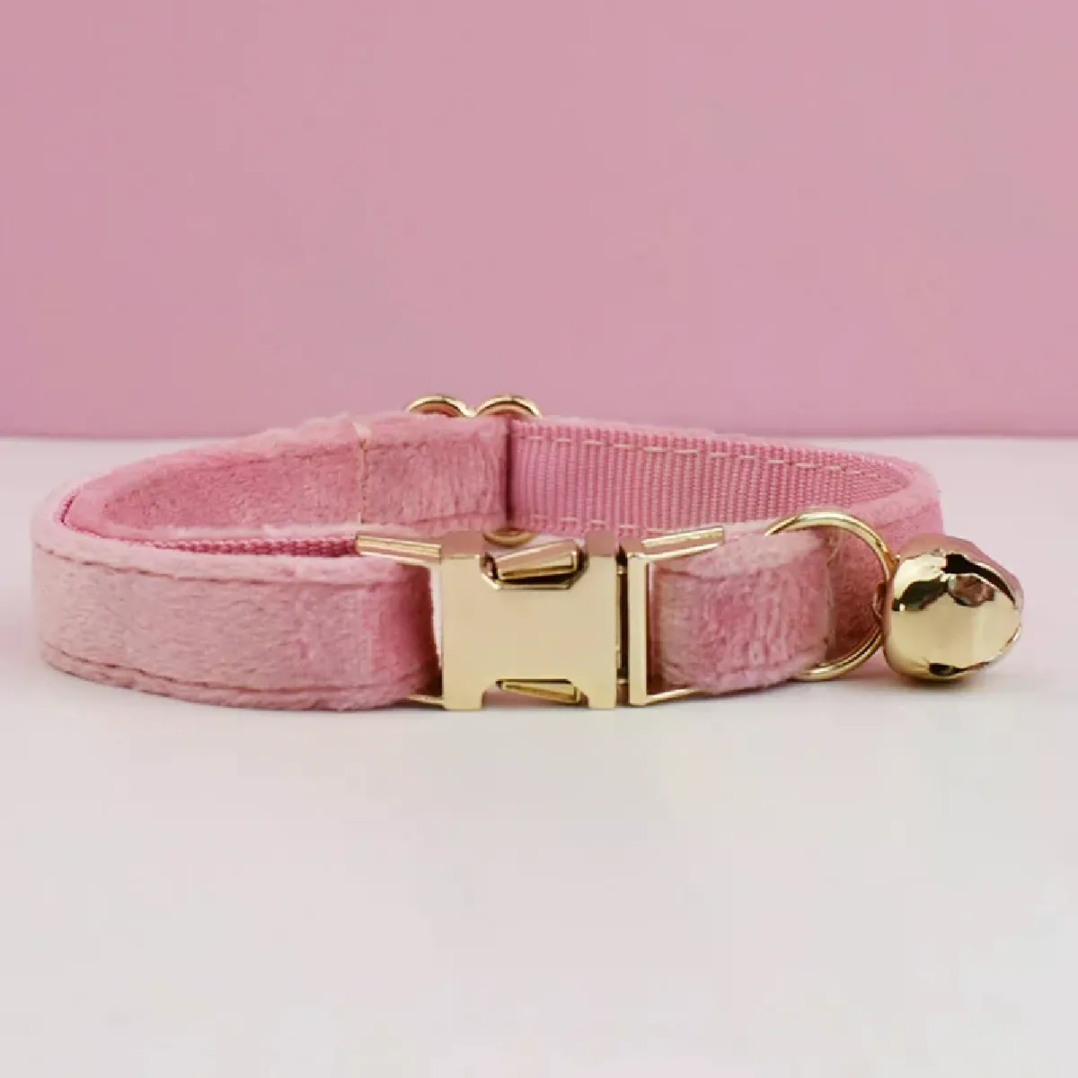 Fournitures pour chats Collier pour chat en velours Collier pour chat personnalisé avec plaque signalétique Nœud papillon avec clochette avec gravure personnalisée Colliers pour chat~01830