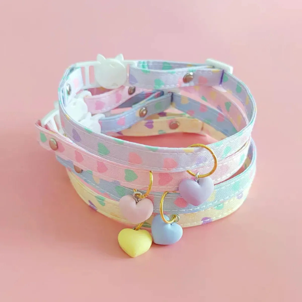 Collier pour animaux de compagnie, boucle réglable, collier populaire pour petit chat, motif imprimé, collier décoratif en forme de cœur, fournitures pour animaux de compagnie~00678